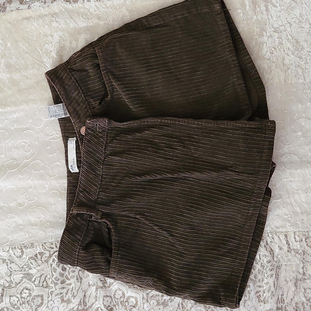 Zara Corduroy Short - Size Small